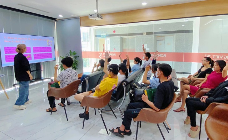 Một workshop được tổ chức tại Chứng khoán Rồng Việt - Chi nhánh Nha Trang