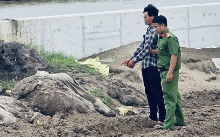 Bắt 4 người chuyên đi trộm trái khóm và vỏ lãi của người dân - Ảnh 5.