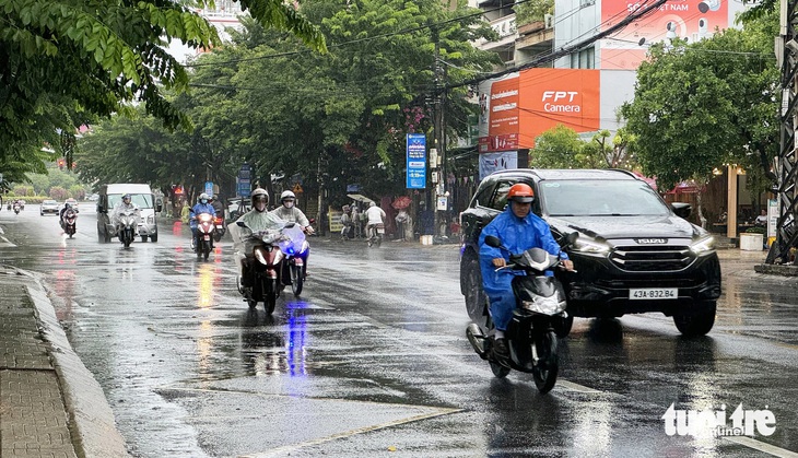 Các tỉnh miền Trung có mưa sau đợt nắng nóng kéo dài - Ảnh: LÊ TRUNG