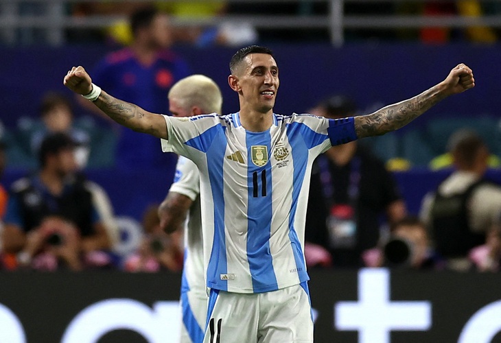 Di Maria chia tay tuyển Argentina - Ảnh: Reuters