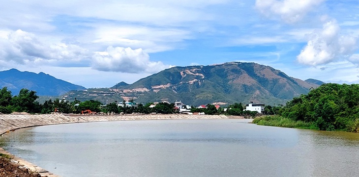 Núi Chín Khúc tại TP Nha Trang (Khánh Hòa) hiện nay với các vết tích 