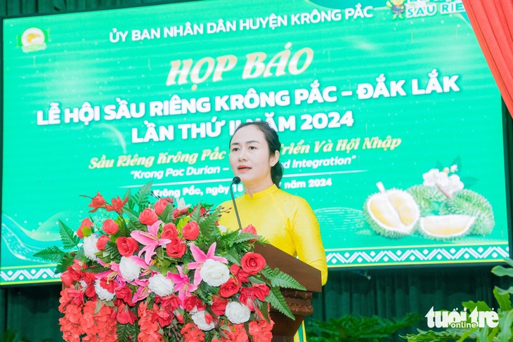 Bà Ngô Thị Minh Trinh phát biểu tại cuộc họp báo công bố Lễ hội sầu riêng lần thứ 2 - Ảnh: TÂM AN