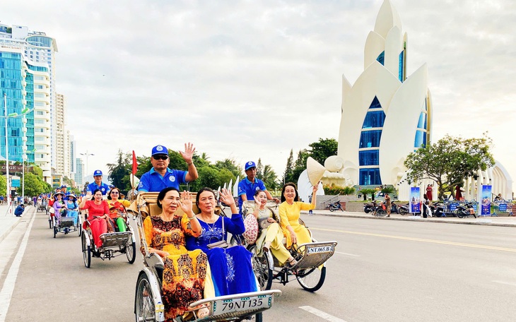 Du khách đến Nha Trang đã có quà tặng du lịch đặc trưng - Ảnh 2.