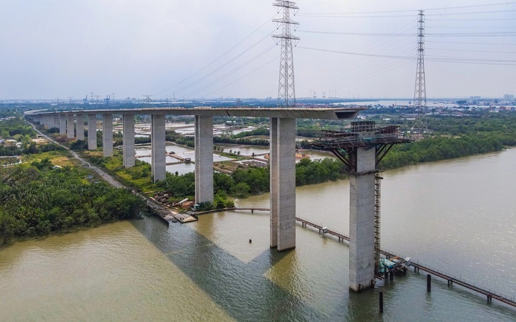 Thông tạm hai đoạn cao tốc Bến Lức - Long Thành: Đường về Tết qua Đông và Tây Nam Bộ ra sao? - Ảnh 6.