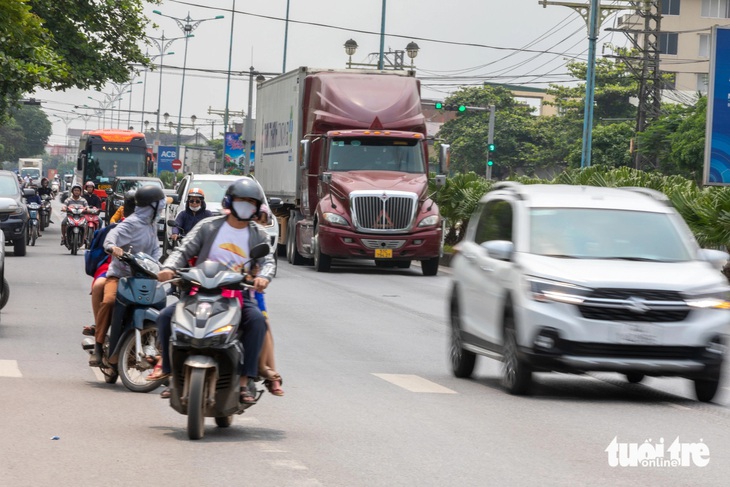 Tai nạn tăng trên quốc lộ 1, sẽ điều chỉnh phân luồng cao tốc Cam Lộ - La Sơn- Ảnh 1.