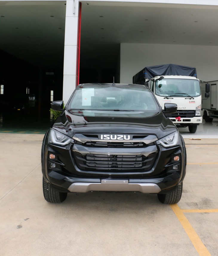 Tin tức giá xe: Isuzu D-Max giảm 120 triệu tại đại lý, tăng sức cạnh tranh với Ford Ranger- Ảnh 3.