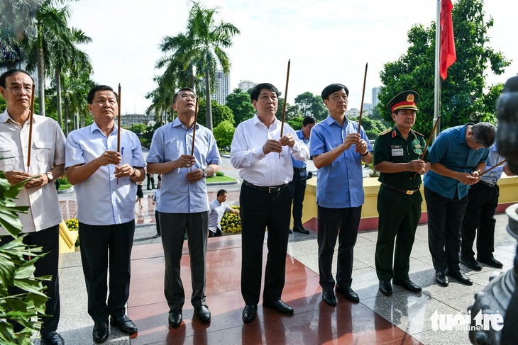 Chủ tịch nước, Thường trực Ban Bí thư kiểm tra việc chuẩn bị lễ tang Tổng bí thư Nguyễn Phú Trọng- Ảnh 7.