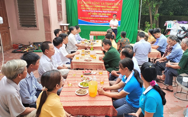 Đông Hà dùng tiền bắn pháo hoa tặng hộ nghèo mừng lên đô thị loai II - Ảnh 3.