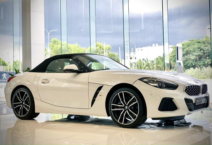 Giá Z4 cao gấp đôi so với BRZ - Ảnh: Đại lý BMW