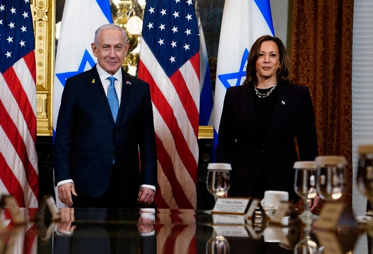 Phó tổng thống Mỹ Kamala Harris hội đàm với Thủ tướng Israel Benjamin Netanyahu ngày 25-7 - Ảnh: REUTERS