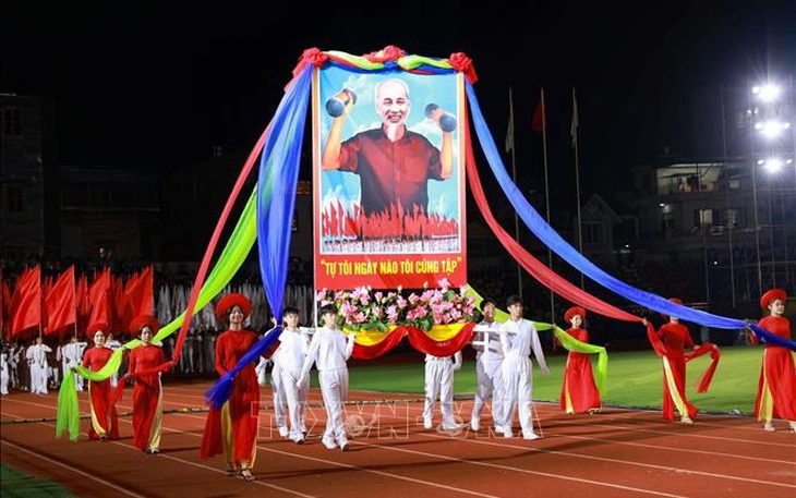 Đắk Lắk tạm dừng tổ chức Hội khỏe Phù Đổng cấp xã, phường - Ảnh 2.