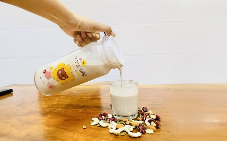 Dùng sữa thực vật thay sữa động vật làm giảm chỉ số IQ của người uống? - Ảnh 3.