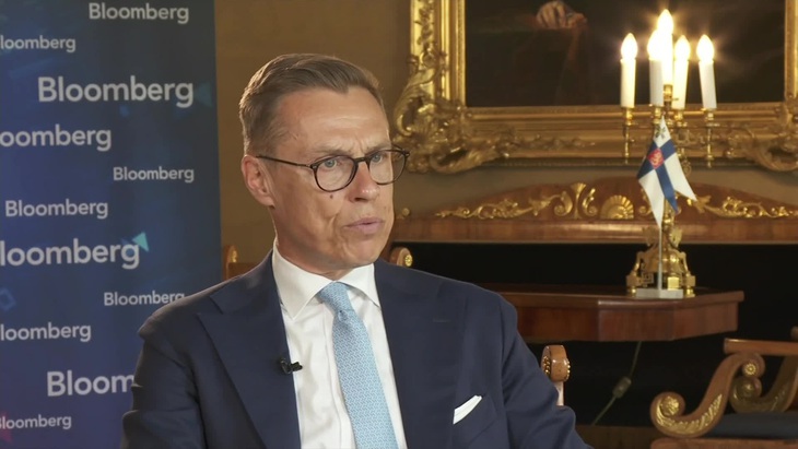 Tổng thống Phần Lan Alexander Stubb trả lời phỏng vấn Hãng tin Bloomberg tại thủ đô Helsinki ngày 2-7 - Ảnh: BLOOMBERG