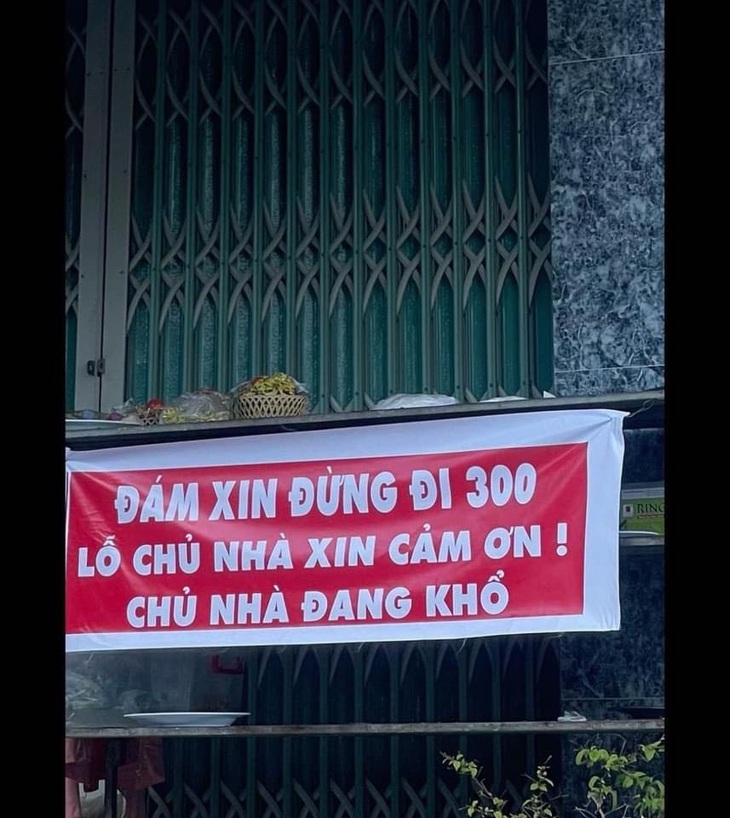 Ảnh vui 3-7: Cách để 'tiếp sức' sĩ tử trong mùa thi- Ảnh 6. Vui lòng đọc kỹ trước khi đi đám.