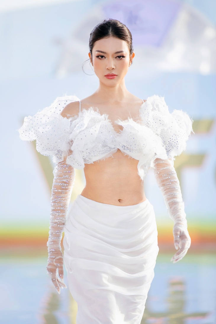 Võ Hoàng Yến bế bầu 8 tháng catwalk- Ảnh 6.