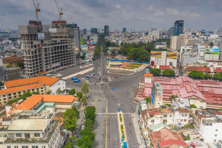 Trục Lê Lợi là một trong ba trục đường có giá đất cao nhất TP.HCM - Ảnh: QUANG ĐỊNH