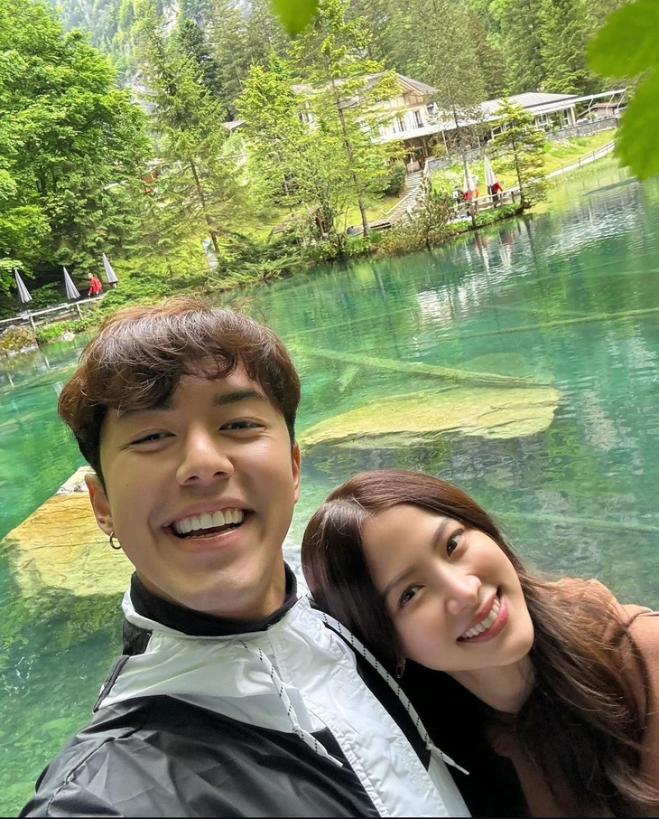 Nine Naphat và Baifern Pinchanok bị nghi 'vì mẹ anh bắt chia tay'- Ảnh 3. Nine Naphat và Baifern Pinchanok bị nghi 'vì mẹ anh bắt chia tay'- Ảnh 3.