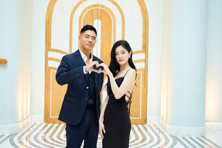 Michael Trương và Lee Rayeon về nhà chung bằng xe riêng - Ảnh: BTC