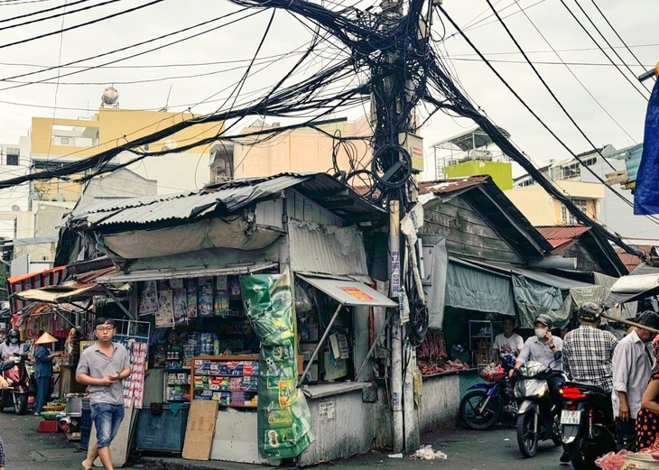 Một góc chợ Ga chụp sáng 5-7 - Ảnh: NGUYỄN VŨ THÙY TRANG