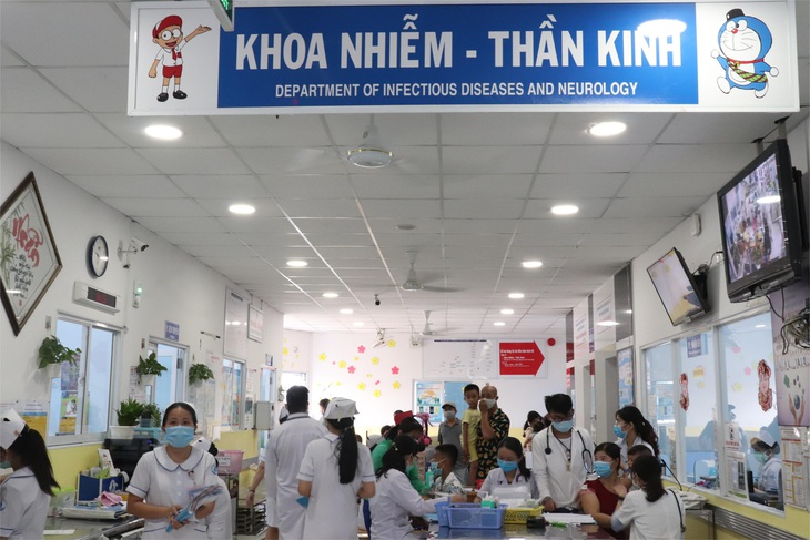 Khoa nhiễm - thần kinh Bệnh viện Nhi đồng 1 (TP.HCM) đang điều trị 20 trẻ mắc bệnh sởi, chủ yếu ở tỉnh chuyển đến - Ảnh: XUÂN MAI