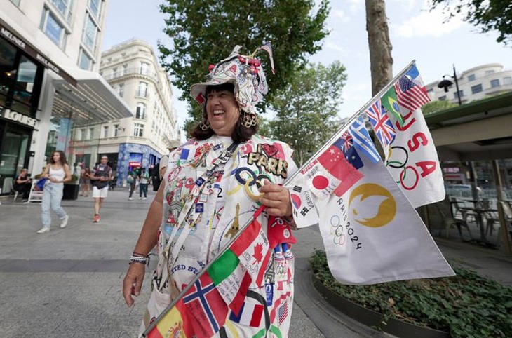 Bà Robinson (66 tuổi) đã dành hết tiền tiết kiệm của mình cho Olympic Paris 2024 - Ảnh: Getty