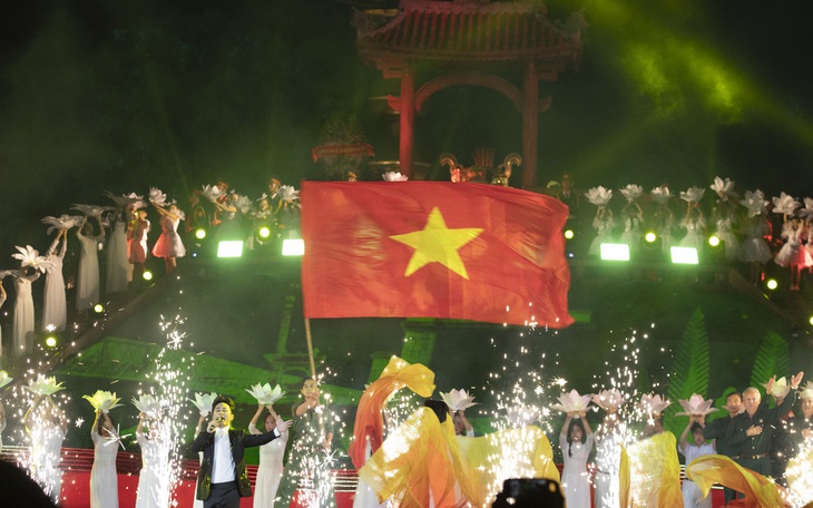 Chương trình nghệ thuật Côn Đảo - Hùng ca ý chí Việt Nam; Trúc Nhân chia sẻ vai trò giám khảo 'ác' - Ảnh 2.