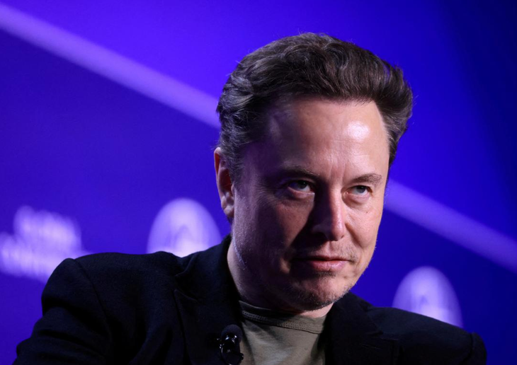 Tỉ phú công nghệ Elon Musk được cho là đã chuyển hướng sang ủng hộ ông Trump - Ảnh: REUTERS