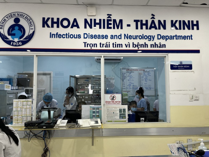 Khoa nhiễm - thần kinh Bệnh viện Nhi đồng 1 TP.HCM - nơi tiếp nhận nhiều trẻ em mắc bệnh sởi - Ảnh: THÙY DƯƠNG