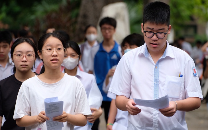 70 năm thành lập, lần thứ hai Trường THPT Vũng Tàu đón nhận Huân chương Lao động hạng Nhì  - Ảnh 5.