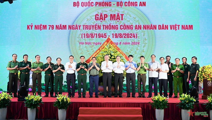 Tổng Bí thư, Chủ tịch nước Tô Lâm dự gặp mặt kỷ niệm 79 năm Ngày truyền thống Công an nhân dân do Quân ủy Trung ương, Bộ Quốc phòng tổ chức - Ảnh: QĐND