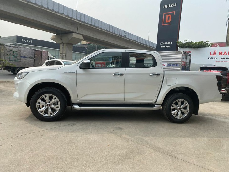 Tin tức giá xe: Isuzu D-Max bản cao nhất chỉ còn 750 triệu tại đại lý- Ảnh 3.