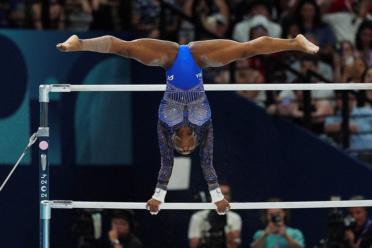 Simone Biles đoạt HCV thứ 2, được ca ngợi là GOAT của thể thao Mỹ- Ảnh 2.