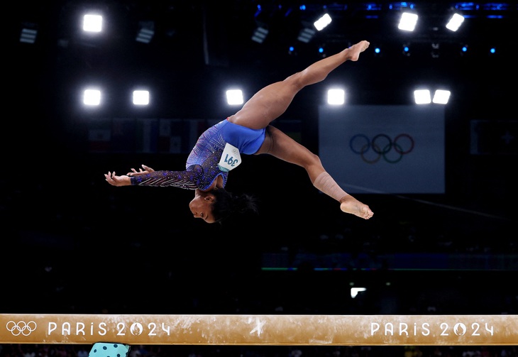 Simone Biles đoạt HCV thứ 2, được ca ngợi là GOAT của thể thao Mỹ- Ảnh 4.