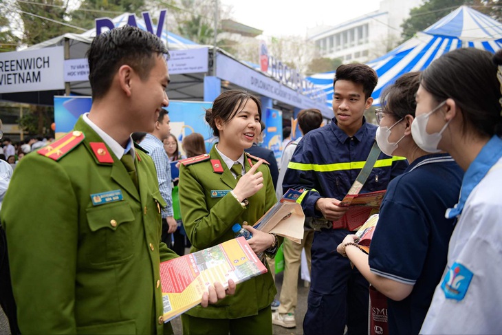 Công bố điểm chuẩn vào các học viện, trường công an nhân dân - Ảnh 1.