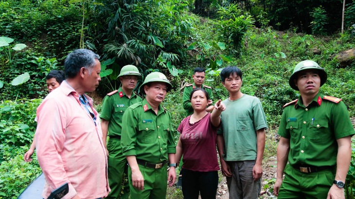 Tìm thấy bé trai 6 tuổi sau 5 ngày lạc trong rừng - Ảnh 1.