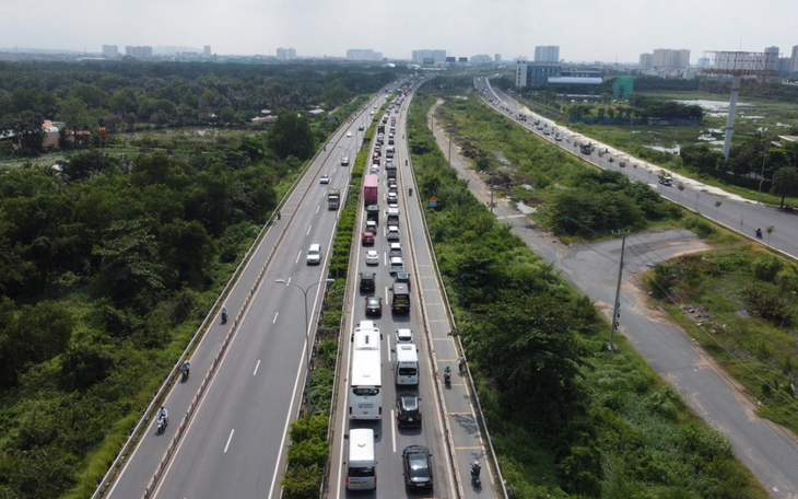 TP.HCM trình HĐND mở rộng 3,2km đường dẫn cao tốc TP.HCM - Long Thành lên 8 làn xe - Ảnh 2.