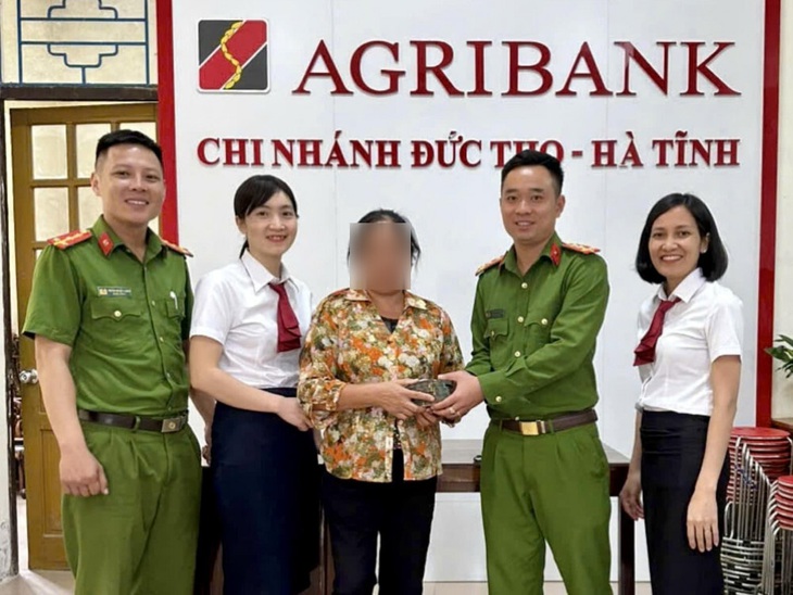 Ngăn chặn kẻ giả danh công an gọi điện lừa đảo người phụ nữ 250 triệu đồng - Ảnh 1.