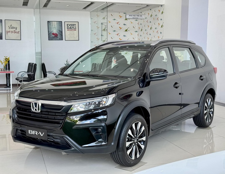 Tin tức giá xe: Honda BR-V giảm còn từ 626 triệu đồng, vẫn cao hơn Xpander cao nhất - Ảnh 1.