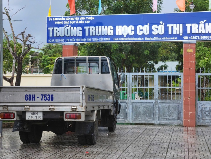 Dừng chuyển cơ sở vật chất, vẫn khai giảng năm học tại trường cũ - Ảnh 3.