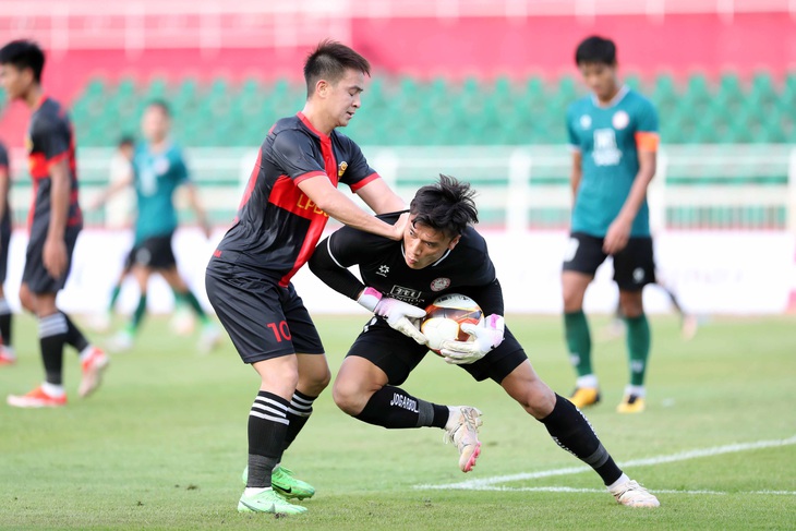 Văn Lâm không xuất hiện, CLB Thanh Niên TP.HCM vẫn cầm hòa đội hạng 4 V-League - Ảnh 1.