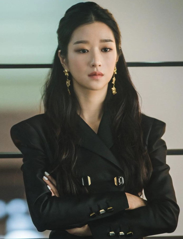 Visual 'cực nét' của Seo Ye Ji ngày tái xuất - Ảnh 5.