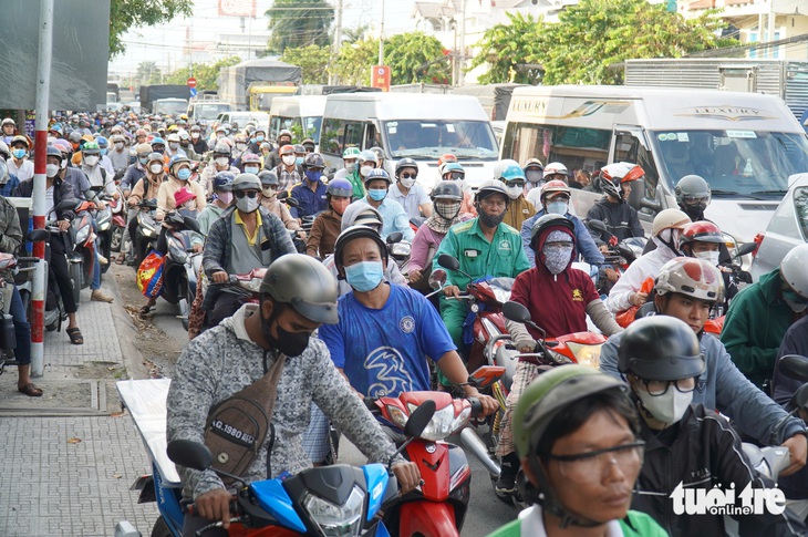 Tai nạn trên cầu Rạch Miễu, một thiếu niên thiệt mạng, kẹt cả phà lẫn cầu- Ảnh 4.