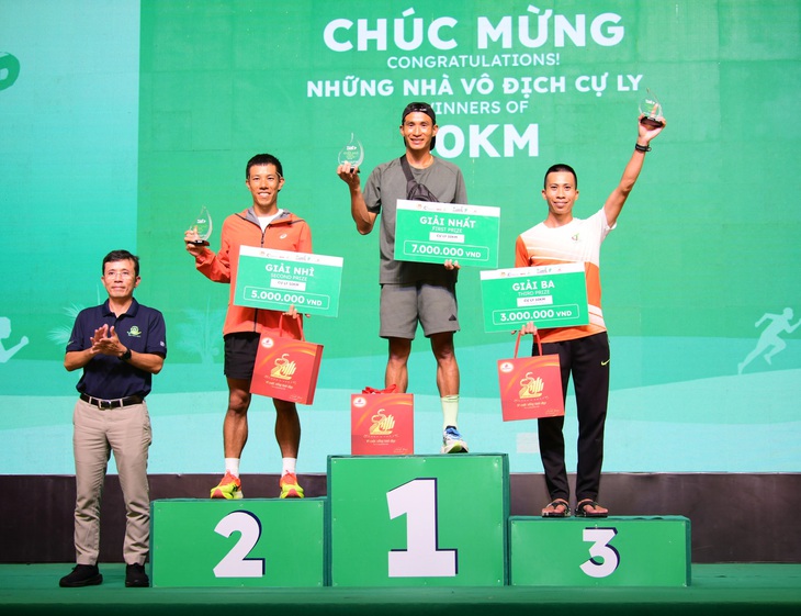 Nhà vô địch SEA Games Phạm Tiến Sản thắng sít sao tại GreenUP Marathon 2024 - Ảnh 2.