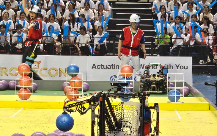 23 năm Robocon Việt Nam: Ngượng vì sợ thua ngày đầu đến 7 lần vô địch châu Á - Thái Bình Dương - Ảnh 7.