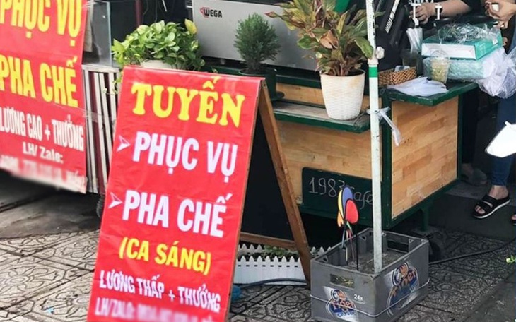 Triển lãm của học sinh cấp ba về chủ đề 'vết chai ngón tay' - Ảnh 6.