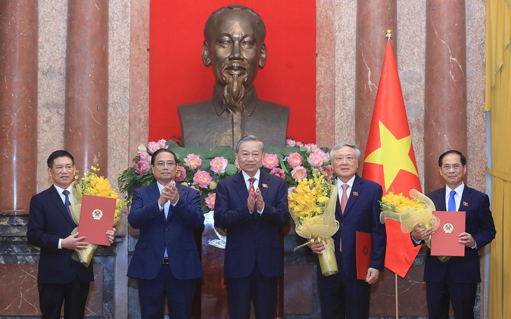 Tổng Bí thư, Chủ tịch nước Tô Lâm chủ trì họp Tiểu ban Văn kiện Đại hội XIV - Ảnh 2.