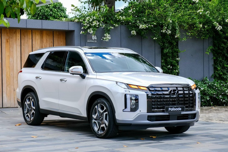 Tin tức giá xe: Hyundai Palisade giảm tới 150 triệu tại đại lý, giá thực tế ngang niêm yết Santa Fe - Ảnh 1.