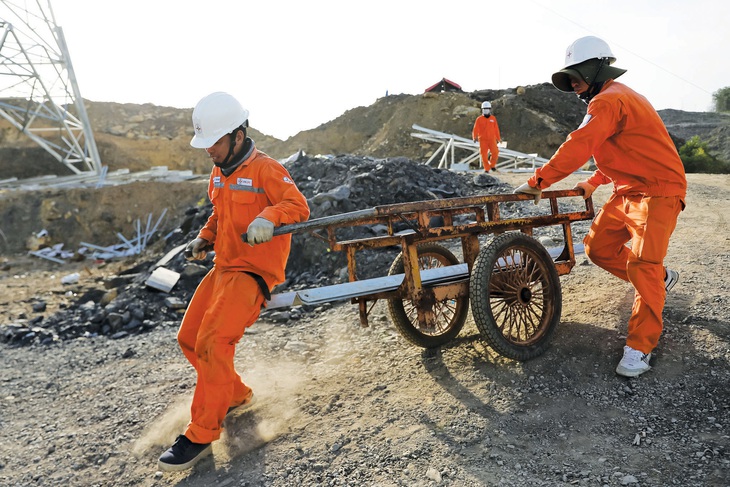 Những ngày 'rực lửa' trên công trường dự án đường dây 500kV mạch 3 - Ảnh 4.