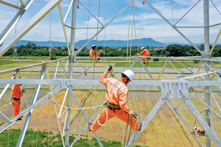 Những ngày “rực lửa” trên công trường dự án đường dây 500kV mạch 3 - Ảnh 7.