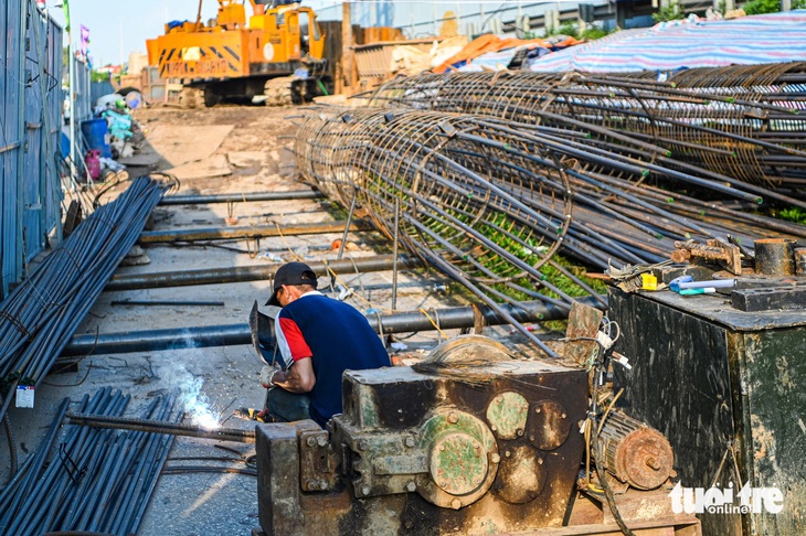 Hơn 3.200 tỉ 'giải cứu' cửa ngõ phía nam Hà Nội: Công trường vắng lặng sau hơn 1 năm khởi công - Ảnh 15.